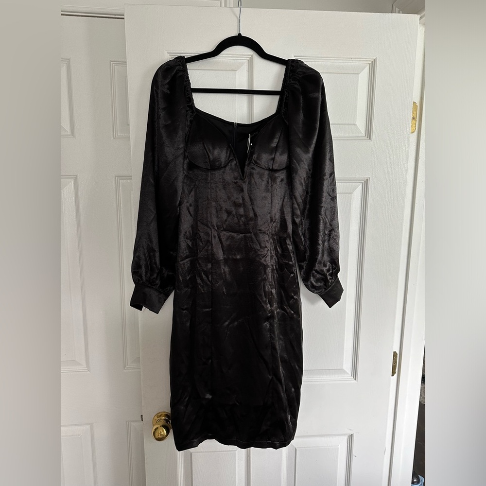 Boohoo midi black dress